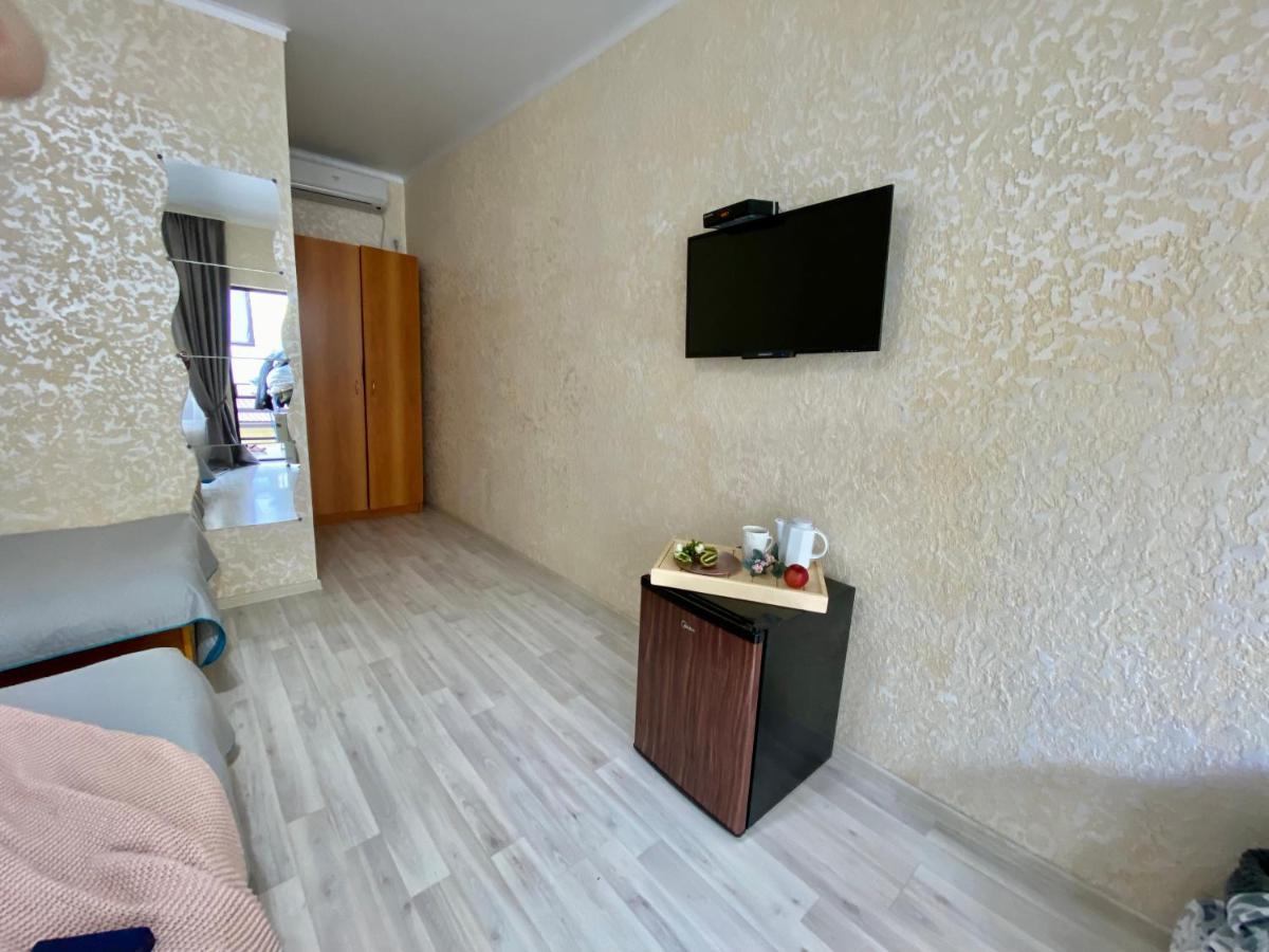 Мини-Отель Дарья В Пицунде Pizunda Bagian luar foto
